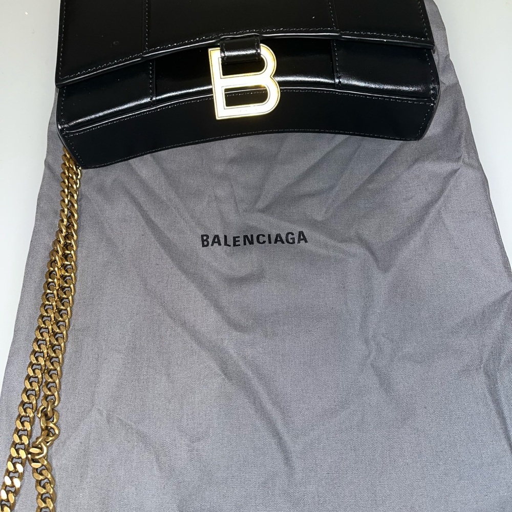 Balenciaga Hourglass Wallet on Chain! - Picture 6 of 9